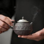 Théière Chinoise en Céramique Sombre Sculptée 160 ml