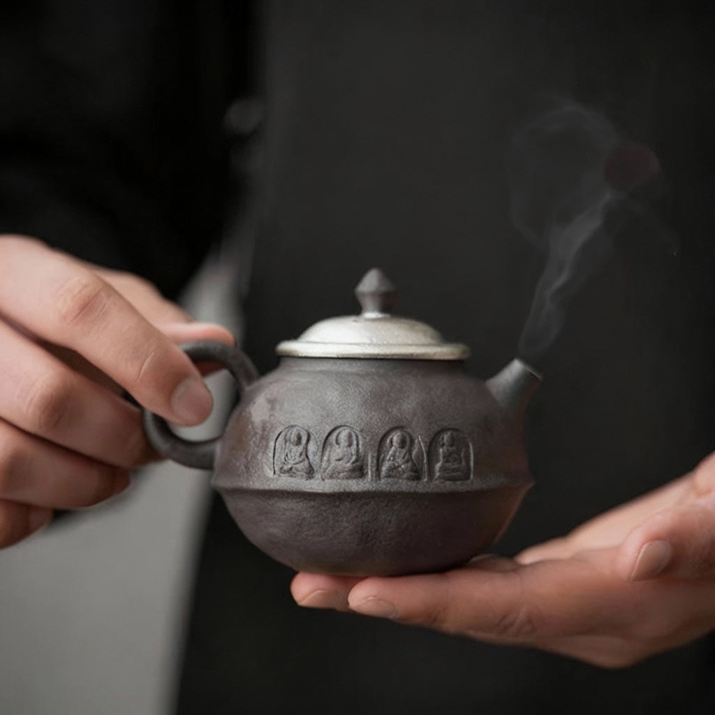 Théière Chinoise en Céramique Sombre Sculptée 160 ml