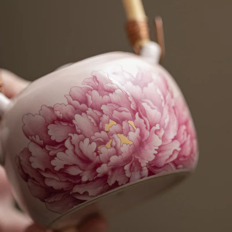 Théière Chinoise en Porcelaine Émaillée Poignée Bambou – Pivoine Rose 230 ml