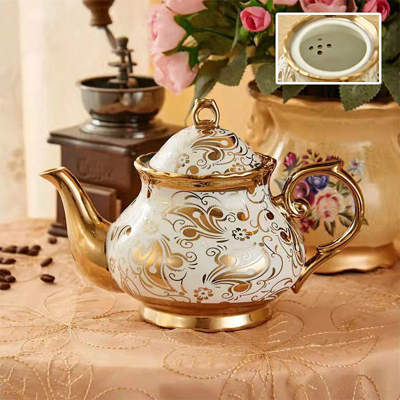 Théière Anglaise en Porcelaine Blanche & Or 900 ml