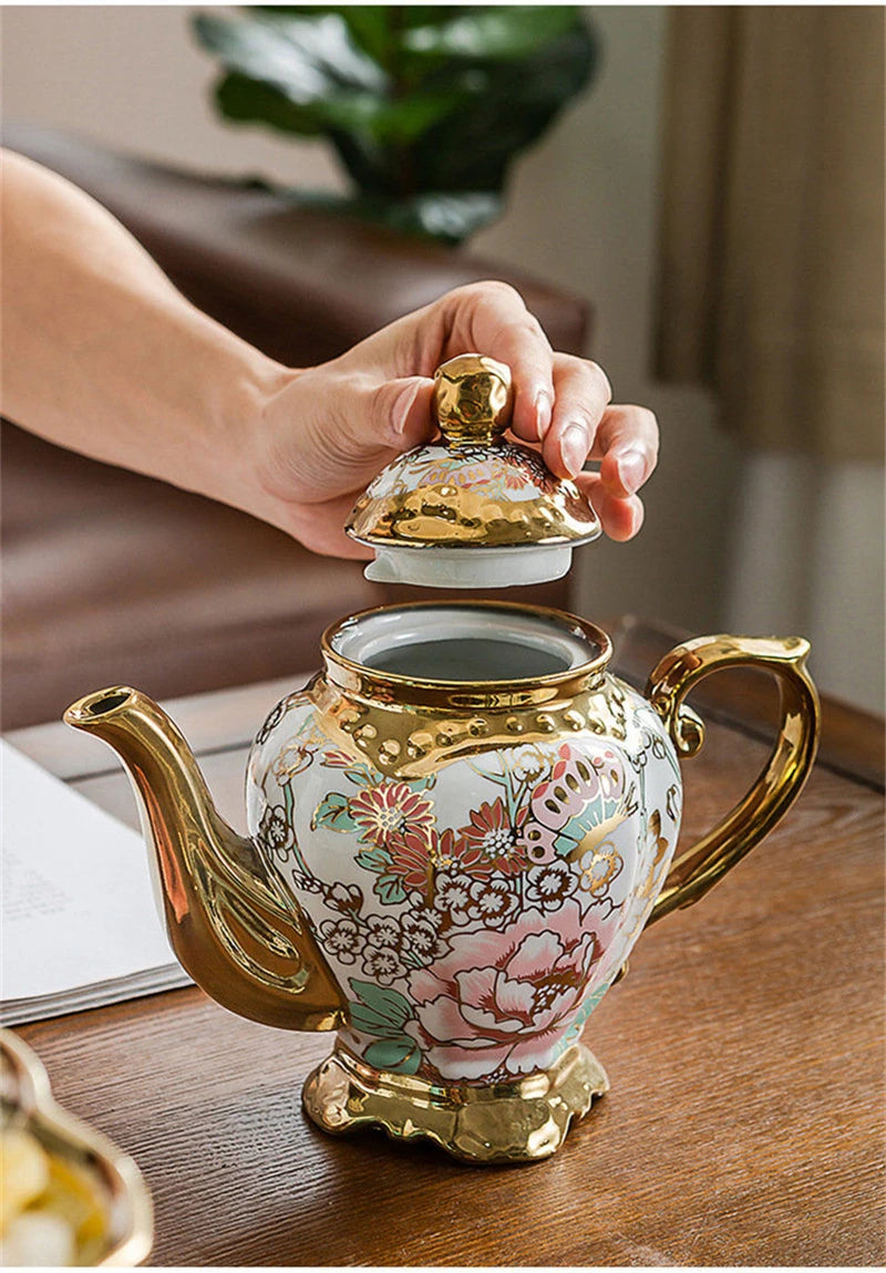 Théière Anglaise Dorée à Motifs Floraux Impériaux 900 ml