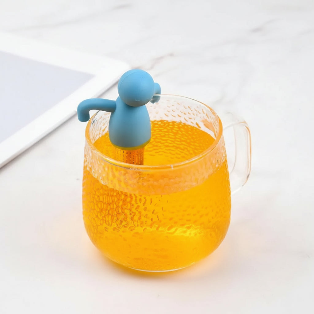 Filtre à thé personnage bleu en silicone et inox – Route du Thé