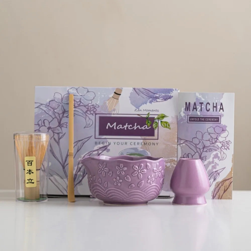 Set matcha 4 pièces violet Sakura avec bol sculpté et accessoires traditionnels