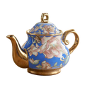 Théière anglaise bleue en porcelaine avec motifs floraux dorés – 900 ml – La Route du Thé