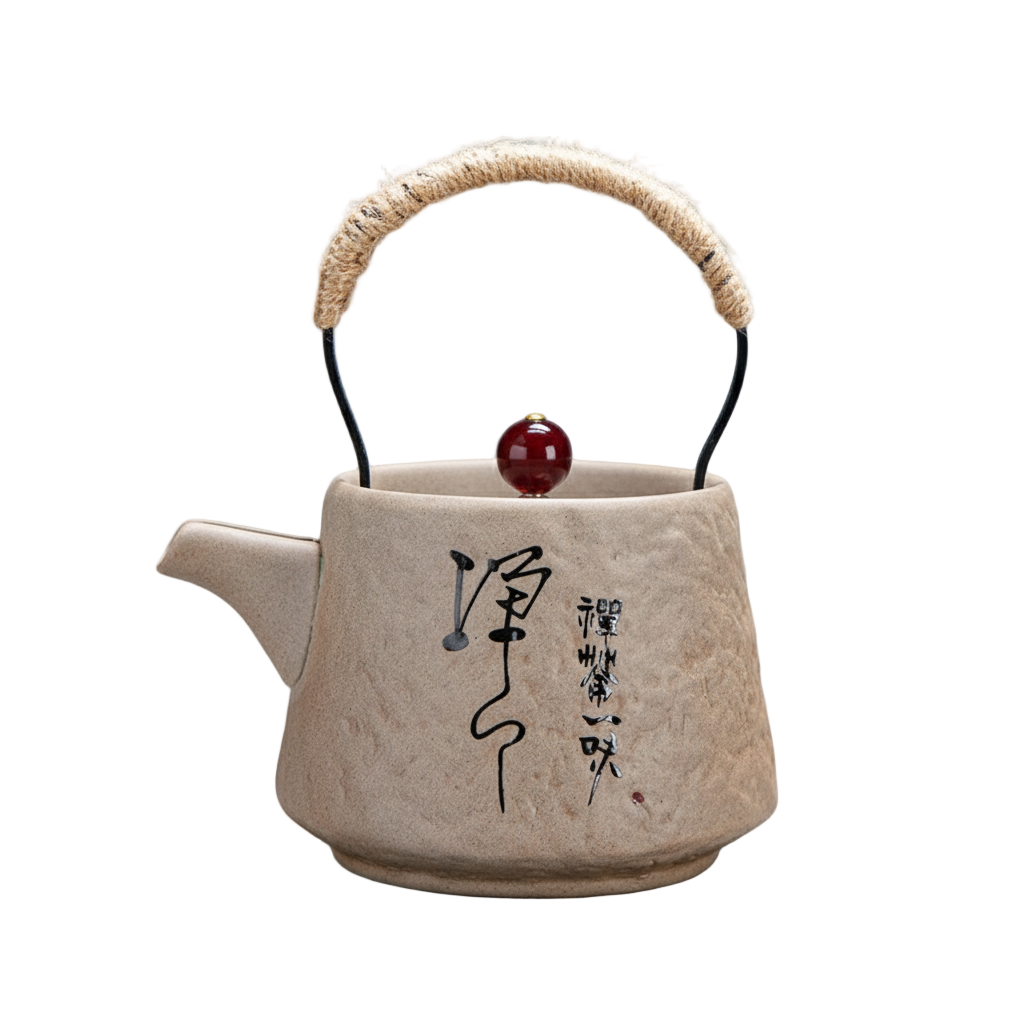 Théière chinoise artisanale en céramique texturée avec calligraphie noire et poignée tressée, 200 ml.