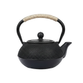 Théière japonaise traditionnelle en fonte Arare noire avec poignée tressée, disponible en plusieurs contenances.