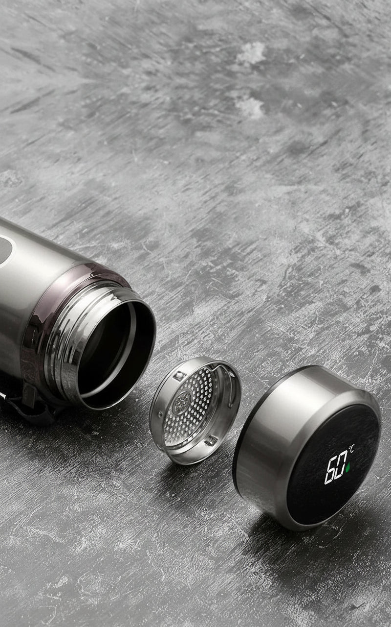 Thermos isotherme argent en acier inoxydable avec écran LED.